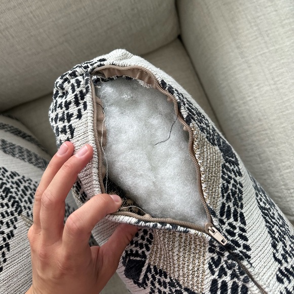 Brand NEW Couch Pillow Set - Picture 4 of 4